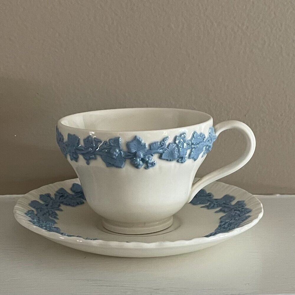 VTG Wedgwood Queensware Embossed Teacup & Saucer White, Blue, Grape, Vines